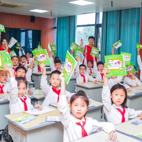 清洁行动 绿色未来——徐州市树恩附小高铁校区“世界清洁地球日”主题活动