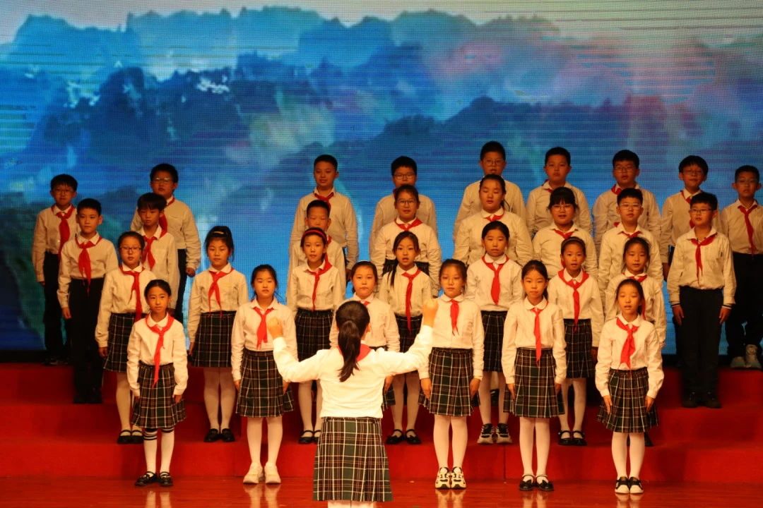 [树恩•少先队]红领巾心向党·来日定成参天树——徐州市树恩附小高铁校区2023年建队日