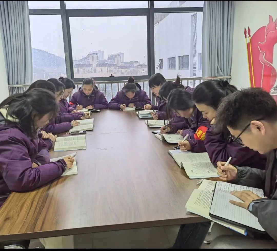 【树恩 德育】共沐书香 “艺”路美好——树恩附小音美组教师读书分享会