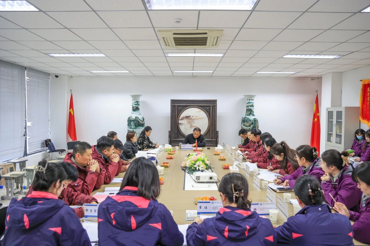 聚焦高质量发展，加强教师队伍建设。树恩中学、树恩附小全面提升教育教学品质，以品牌力量推动教育优质均衡，努力打造家门口的优质学校！